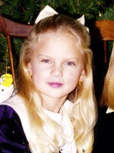 Taylor Swift Childhood, Baby Taylor, Photos Of Taylor Swift, Young Celebrities, Childhood Photos, Celebrity Babies