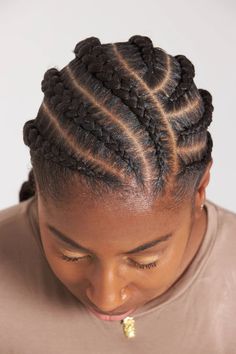 Cornrows 2023, Cornrows Guys, Medium Cornrows, Cornrows Bun, Cornrows Design, 4 Feed In Braids, Feed In Cornrows, Small Feed In Braids, Natural Mobile