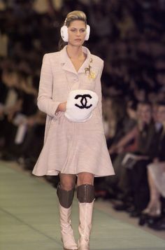 00s Runway, 2001 Runway, Logo House, Chanel Runway, Fashion Chanel, Chanel Couture, Russian Doll, Chanel Earrings, France Paris