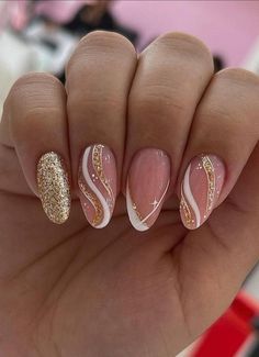 Gold And White Nails, Gold Nail Designs, Gold Glitter Nails, Glittery Nails, Classy Nails, Gold Nails, Cute Acrylic Nails