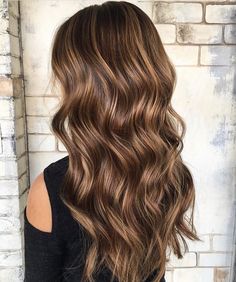 Easy Trendy Hairstyles, Hairstyle Easy, Wavy Hairstyle, Brunette Hair With Highlights, Brown Hair With Blonde Highlights, Brown Hair Balayage, Balayage Brunette, Brown Blonde Hair