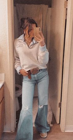 Western Fall Fashion 2023, Relaxed Western Style, Cold Weather Outfits Country, Cute Western Outfits For Work, Womens Southern Style Outfits, Cute Western Outfits Fall, Nautical Fall Outfits, Western Outfits Wild Rag, Cute Outfits Bootcut Jeans