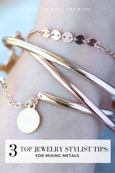 Mixed Metal Necklace Layering, Mixed Metal Bracelet Stack, Mixing Metals Jewelry, Jewellery Styling Tips, Jewellery Styling, Stacking Bangles, Stylist Tips, Jewelry Style Guide