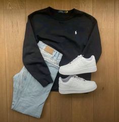 #Outfit #Style #Springstyle #Springoutfit #Styleideas #guygiftideas #mengiftifeas #fashionman #ralphlauren #airforce1 Best Color Combos, Men's Fashion Sneakers, Calm Fits, Men Lifestyle, Man Outfit