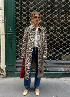 Leopard Coat Outfit, Slow Clothing, Leopard Coat, Autumn Fits, Pinterest Outfits, Contemporary Outfits, Coat Outfits, Trend Fashion