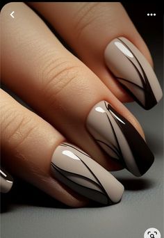 Brown And Black Nails, Burgundy Acrylic Nails, Shiny Nails Designs, Fancy Nail Art, Quick Nail Art, Fall Acrylic Nails, Nail Art Designs Diy