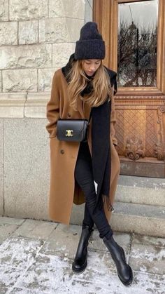 Ootd,outfit,long coat outfit,outfit of the day,black outfit,brown outfit,winter outfit Brown Coat Outfit, Amsterdam Outfit, Long Coat Outfit, Winter Boots Outfits, Winter Outfits Aesthetic, Winter Travel Outfit, Chic Winter Outfits, Cold Outfits