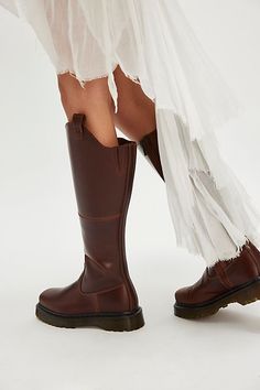 Flat Mid Calf Boots, Winter Boots Knee High, Charleston Fits, Cute Fall Boots, Aesthetic 2025, Cute Winter Boots, Thrift Ideas, Stylish Winter Boots, Fashion Souls