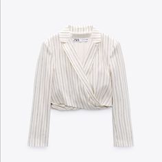 Genuine Zara New With Tag Color: White With Black Stripes So Elegant And Chic. Love Pleated Details, V Neckline Complements Most Zara Denim Jacket, Zara Knitwear, Cut Blazer, Stripe Blazer, Blazer Zara, Leopard Print Blazer, Single Button Blazer, Long Blazer, Zara White