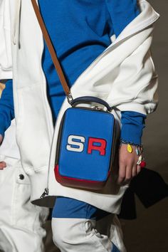 Sonia Rykiel at Paris Fashion Week Spring 2019 - Details Runway Photos Edgy Bags, Dream Bags, Crossbody Bags For Travel, Sonia Rykiel, Best Bags, Sport Bag, The Dream, Fashion Week Spring, Sling Backpack