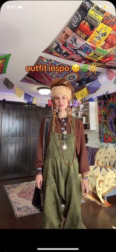 Tree Hugger Outfit, Edgy Granola Style, Hippie Granola Outfits, Hippie School Outfits, Warm Hippie Outfits, Hippie Winter Outfits, Winter Hippie Outfits, Boho Hippie Outfits, Winter Hippie