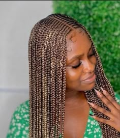 2 Layer Fulani Braids, Trending Braids 2023, Fulani Braids Middle Part, 3 Layer Feed In Braids, Jamaica Hairstyles, Two Layer Feed In Braids, Fishtail Hairstyle, Layer Braids, Ghana Braid Styles