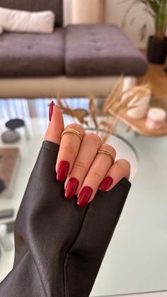 Short Square Nails Plain Colors, Rich Red Nails, Red Nails By Skin Tone Range, Outfits With Red Nails, Square Vs Almond Nails, Square Dark Red Nails, Classy Nails Squoval, Dnd Red Nails, Medium Red Nails