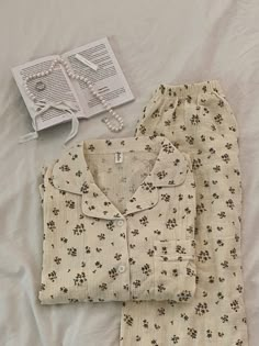 Pajamas Set Aesthetic, Cute Aesthetic Pjs, Dark Academia Pjs, Pyjama Set Aesthetic, Aesthetic Pyjamas Outfit, Piyama Aesthetic, Coquette Pyjamas, Pj Sets Aesthetic, Aesthetic Pijamas