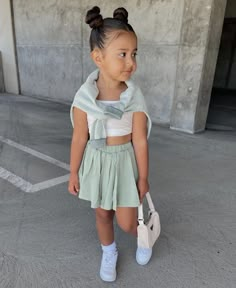 Aesthetic Outfit Summer, Fashion Outfits For School, Casual Outfit Winter, Autumn Outfits Ideas, Winter Outfit Aesthetic, Preppy Kids Outfits, Winter Outfits Fashion, Fashion Outfits Casual