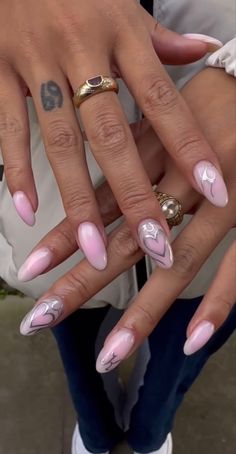 Pastel Almond Nails Designs, Sparkly Vacation Nails, Heart Chrome Nails, Pastel Almond Nails, College Nails, Punk Nails, Cute Simple Nails, Almond Nails Designs, Vacation Nails