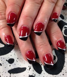 Ted And Black Nail Designs, Ga Bulldog Nails, Black White And Red Nails Ideas, Husker Nails Designs, Mustang Nails, Nail Ideas Red And Black, Uga Nails, Black And Red Nail Ideas, Black Red White Nails