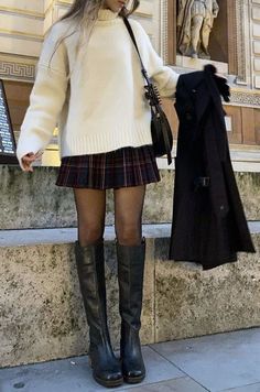 Rok Mini, Skirt And Boots, Neue Outfits, Paris Outfits, Autumn Outfit