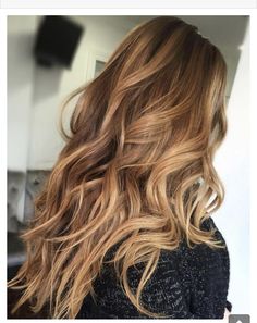 Light Caramel Hair, Caramel Brown Hair Color, Caramel Brown Hair, Brown Hair With Caramel Highlights, Brunette Ombre, Hair Color Caramel, Shaggy Bob, Brown Hair Color