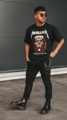 Rock Band Style Outfits Men, Man Rock Style, Band Outfits Men, Rock Style Outfits Men, Band Shirt Outfits Men, Metal Style Outfits, Rock Shirt Outfit, Metal Aesthetic Outfit, Metal Style Men