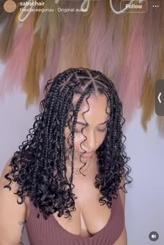 Simple Fulani Braids With Curls, Braids With Curly Leave Out, Vegas Hairstyles For Black Women, Curly Braid Bob, Bob Curly Braids, Goddess Cornrow Braids With Curls, Box Braids On Latinas, Short Knotless Boho Braids, Two Feed In Braids With Curls