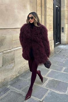 Monochromatic Outfit Burgundy, Romantic Street Style, Burgundy Fur Coat, Bordeaux Outfit, Red Faux Fur Coat, Fur Coat Fashion