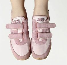 Style Sneakers, Dream Shoes, Look At You, Fashion Killa, Sock Shoes, Cute Shoes, Fashion Inspo Outfits, Me Too Shoes, Rocker