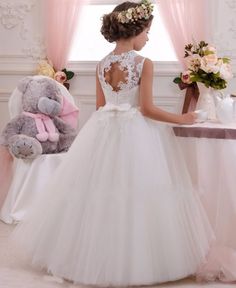 little girl wedding dress-0605-02 Wedding Ball Gown Princess, Flower Girl Dresses Vintage, Ivory Flower Girl, Ivory Flower Girl Dresses, Ball Gowns Princess, Communion Party, First Communion Dresses, Tulle Flower Girl, Girls Pageant Dresses