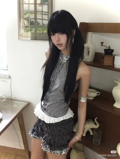 小红书:532273297 B Fashion, Cute Stars, New Wardrobe, Passion For Fashion, Cute Hairstyles, Pretty Outfits, Fashion Inspo Outfits, Hair Inspiration