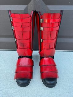 Deadpool 3 Shin guards with boots and knee pads. -Please message us your required boot size upon ordering. -This set includes the new armor design from Deadpool 3 consisting of shin guards, replica pair of boots, boot guards, knee pads. If interested in competing set, please check out our other listing in our shop. -This armor set is built to your custom measurements. We build all our suits to your size. Once an order is placed, we will request a list of measurements from you. Please provide exa Deadpool 3, Foam Armor, Shin Guards, Homemade Costume, Princess Coloring Pages, Black Knees, Knee Pads, Best Cosplay, Adult Costumes