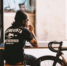 Urban Bike Style, Urban Sport, Urban Bicycle, Cycling Photography, Urban Cycling, Urban Bike, Cycle Chic, Style Fitness