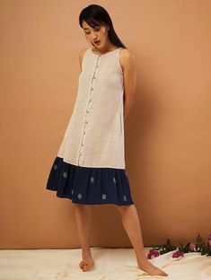 Handloom Tops Cotton, Cotton Dresses Online, डिजाइनर कपड़े, Frocks And Gowns, Cotton Short Dresses, Casual Frocks, Frock Fashion, Ikat Dress