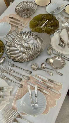 Silver Table Decorations, 달력 디자인, Mermaid Core, Smart Kitchen, Table Scapes, Dinner Set, Tableware Set, Dinner Sets, Dinner Parties