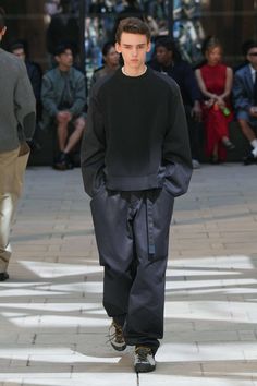 Sacai - Fashion Week - Catwalks - Menswear - Spring-Summer 2025 Primavera Estate, Men's Fashion, Knitwear, Street Style