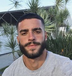 Curly High Fade Haircut Men, Men's Short Hair, Beard Hairstyle, Faded Hair, Men Haircut Styles, Mens Haircuts Fade, Corte De Cabelo Masculino