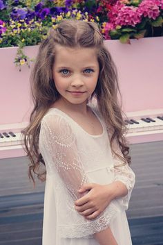 Easy Little Girl Hairstyles, Girl Hair Dos, Toddler Hairstyles Girl, Ivory Flower Girl Dresses, Bridesmaid Hair Half Up, Kids Party Dresses, Flower Girl Hairstyles, Toddler Hair, Hair Dos