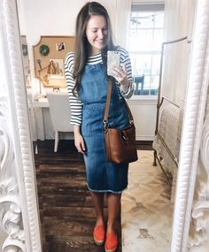 Jean Overall Dress Outfit, Overall Dress Outfit, Jean Overall Dress, Red Espadrilles, Outfit Modest, Hooded Sweatshirt Dress, Dress Modest