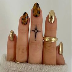 【FALLNAIL】Autumn Leopard Print Gold Handcrafted Press-On Nails | False Nails | False Nails, Handmade False Nails, press on nails | SHOPQAQ Fake Nails Long, Nagel Tips, Smink Inspiration, Manicure Tips, Makijaż Smokey Eye, False Nail, Nail Polishes, Chrome Nails, Gold Nails