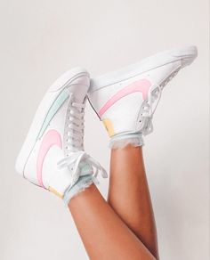 Heels Design, Pencil Heels, Cute Nike Outfits, Trendy Shoes Sneakers, Nike Shoes Girls, Preppy Shoes, Jordan Shoes Girls, Pretty Shoes Sneakers, All Nike Shoes