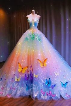 Light Up Dresses, Magical Dress, Dress Colour, Stunning Prom Dresses, Cute Dress Outfits, Fantasy Dresses, Princess Ball Gowns, Cute Prom Dresses, Fantasy Gowns