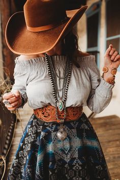 Western Dresses For Women, Southern Outfits, Tooled Leather Purse, Country Fashion