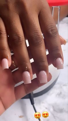 Fill In Ideas Nails, Real Nails Manicure Gel, Shorts Acrylic Nails Square, Short Nut Colored Nails, Simple Short Nails Black Women, Plain Nails Black Women, Letter Nail Designs Initials Short, Gel Nail Designs Medium Length, Short Natural Color Nails