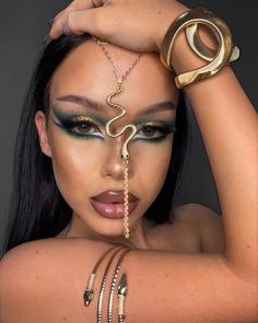 25 Egyptian Eye Makeup Ideas: Cleopatra-Inspired Looks and Tutorials Egyptian Eye Meaning, Egyptian Make Up Ideas, Greek Goddess Eye Makeup, Goddess Makeup Ideas, Egyptian Inspired Makeup, Egyptian Goddess Outfit, Cleopatra Makeup Ideas Egyptian Goddess, Cleopatra Makeup Ideas, Cleopatra Eye Makeup