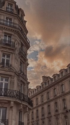 Aesthetic Castle Aesthetic, Seni Dan Kraf, Shotting Photo, Hapkido, Paris Aesthetic, Foto Tips, Brown Wallpaper