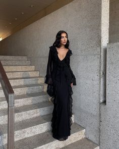 Chifon Dress, Heiress Beverly Hills, Long Sleeve Ruffle Dress, Black Dress With Sleeves, Ruffle Long Sleeve, Long Black Dress, Sleeve Maxi Dress, Long Sleeve Maxi