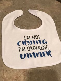 Onsies Ideas, Personalized Bibs, Baby Bibs Patterns, Diy Baby Gifts, Baby Sewing Projects, Bandana Baby