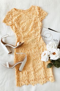 Nude Outfit, Bodycon Dress Short, Yellow Lace Dresses, Backless Bodycon Dresses, Short Homecoming Dress, Lace Bodycon, Note Box, Lace Bodycon Dress, Yellow Lace