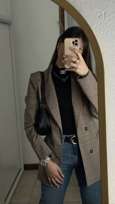 Dress For V Shaped Women, Dog Walking Date Outfit, Silicon Valley Aesthetic Outfits, Pretty Business Casual Outfits, Casual Photographer Outfit, Graduate Assistantship Outfit, Pmu Artist Outfit, Buisness Casual Women Outfits Chic Fall, Woman’s Business Casual