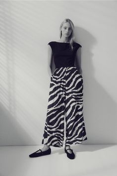 Ankle-length pants in softly draped  woven viscose fabric. High waist  covered elastic at waistband  and discreet side-seam pockets. Straight  wide legs. H&m Wide-leg Workwear Pants, Spring Wide Leg Trousers With Pleated Waist, Chic Wide-leg Viscose Pants, Summer Evening Bottoms With Pleated Waist, Chic Evening Bottoms In Viscose, Workwear Wide-leg Viscose Pants, Viscose Wide-leg Workwear Bottoms, Viscose Wide-leg Workwear Pants, Chic Evening Pants In Viscose