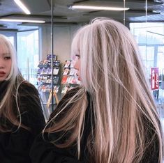 Bleach Blonde And Black Hair, Black Hair And Blonde Hair Duo, Blonde With Black Underneath, Blonde Hair With Black Streaks Y2k, Black And Blonde Alt Hair, Long Blonde Hair 2024, 2024 Hairstyles, Light Blonde Hair, Hair Things